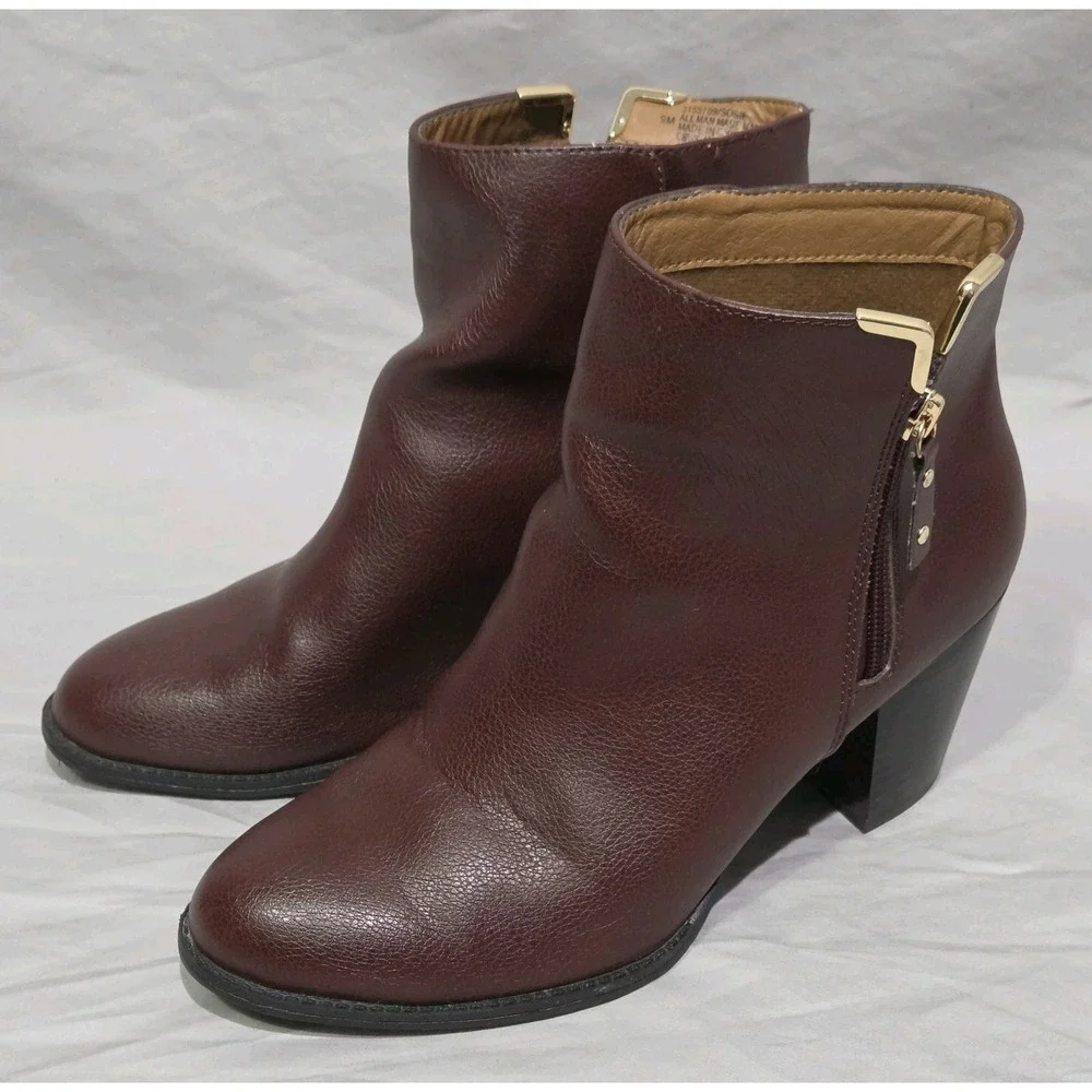 Eurosoft Sosie Ankle‎ Boots Women 9M Burgundy Excellent Side Zip Block Heel Gold